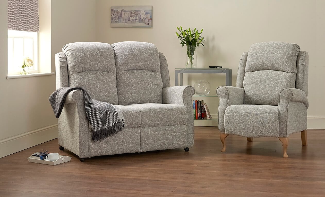2 pieces recliner chairs from the Alba Collection